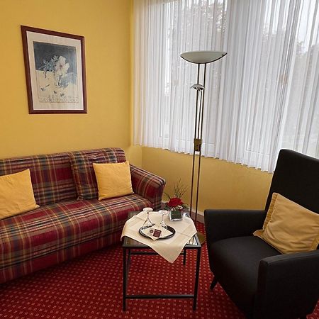 Thermen Hotel Pension Villa Holstein バート・ザルツフレン エクステリア 写真