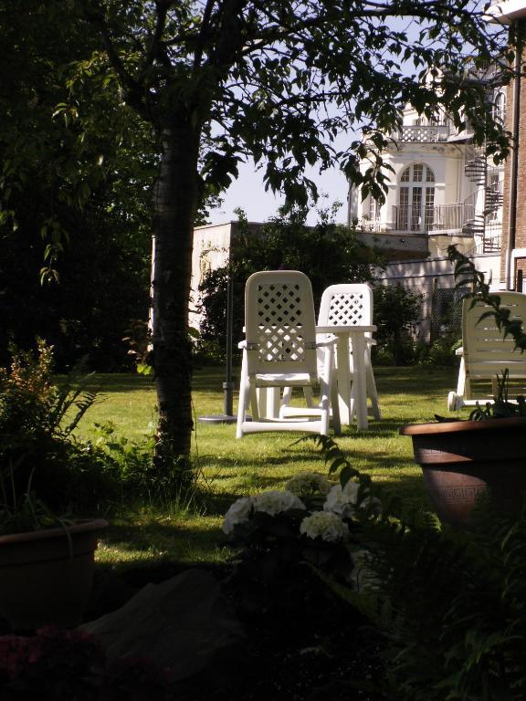 Thermen Hotel Pension Villa Holstein バート・ザルツフレン エクステリア 写真